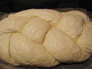 Aluat din faina cu malai impletit, pentru paine Aluat din faina cu malai impletit, pentru paine