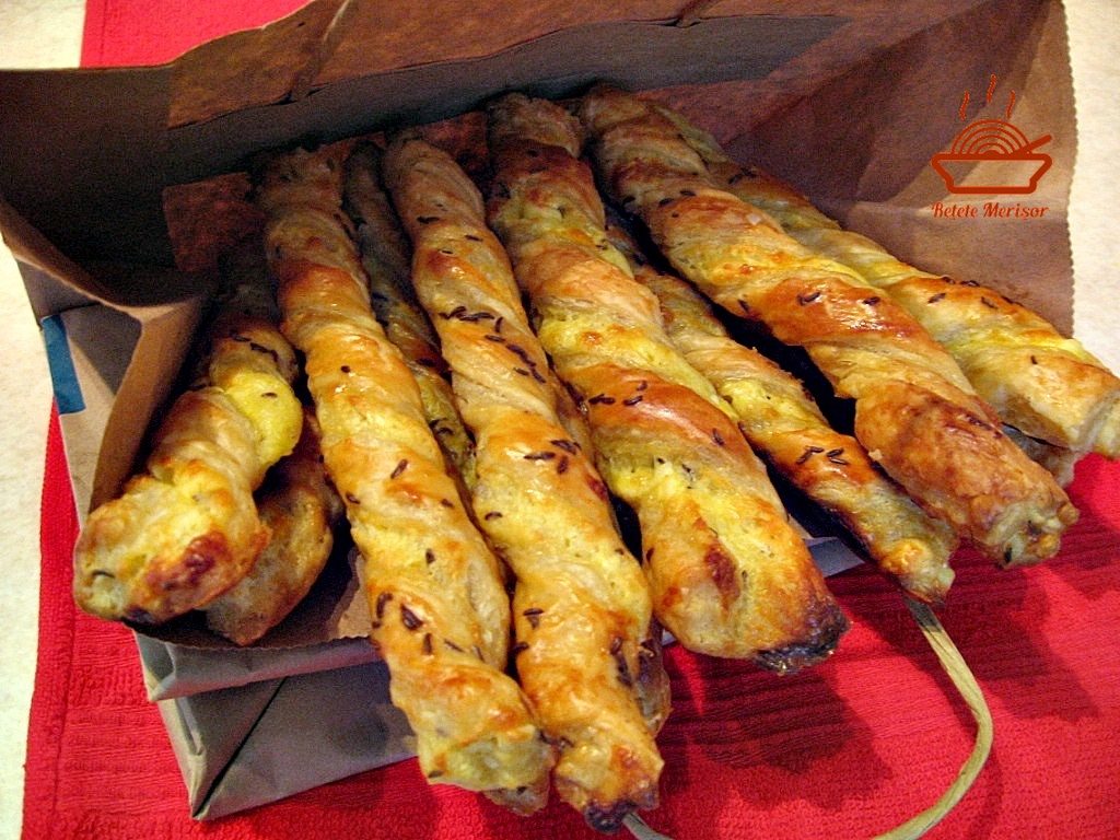 Spirale din foietaj cu branza si chimen