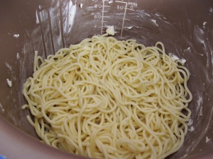 Budinca-spaghete-branza-merisoare-multicooker-Philips-3