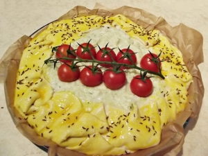 Placinta aperitiv cu branza sarata si dovlecel