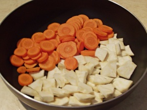 Legume-trase-la-tigaie-cu-sos-de-rosii-1