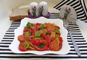 Legume-trase-la-tigaie-cu-sos-de-rosii-8