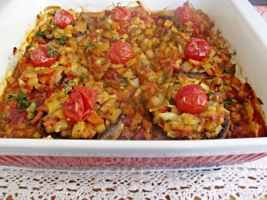 Ciuperci umplute cu legume in sos de rosii Ciuperci umplute cu legume in sos de rosii
