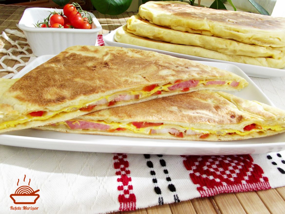 Sandwich-uri cu omleta la Panini Maker