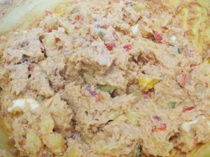 Salata-cartofi-ton-branza-pufoasa-Delaco-6