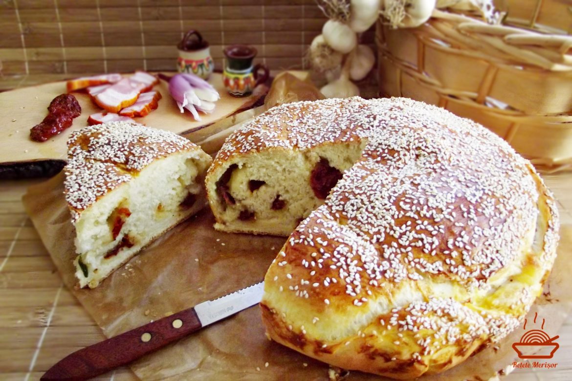 Paine cu mozzarella, rosii deshidratate si susan
