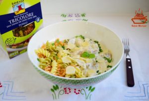 Paste-tricolore-piept-pui-ciuperci-sos-alb-6