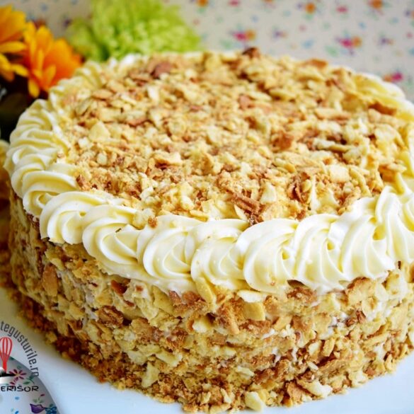title="Tort Napoleon cu dulceață de coacăze negre" Tort Napoleon cu dulceață de coacăze negre