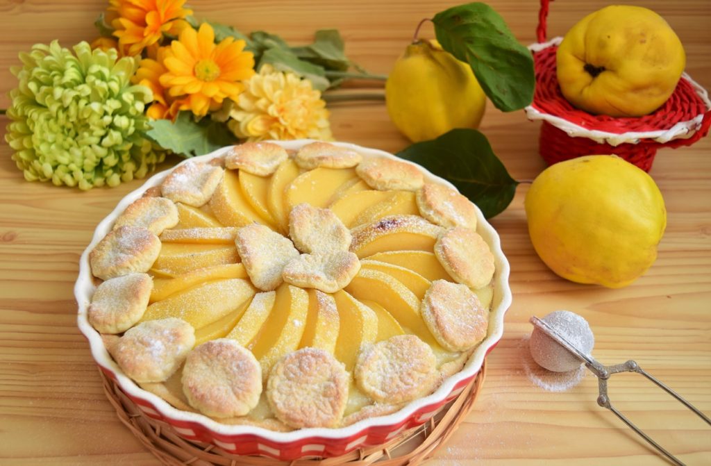 Tartă cu gutui puternic aromată si gust dulce acrișor