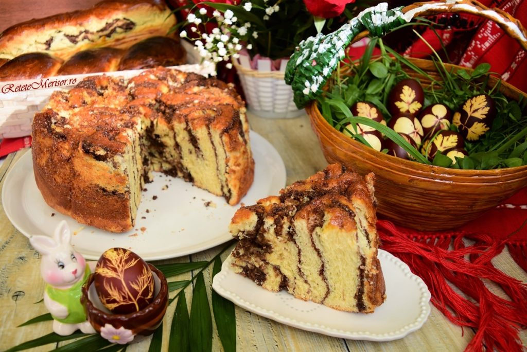 Cozonac Rosenkranz sau Cozonac cu zahăr caramelizat porționat