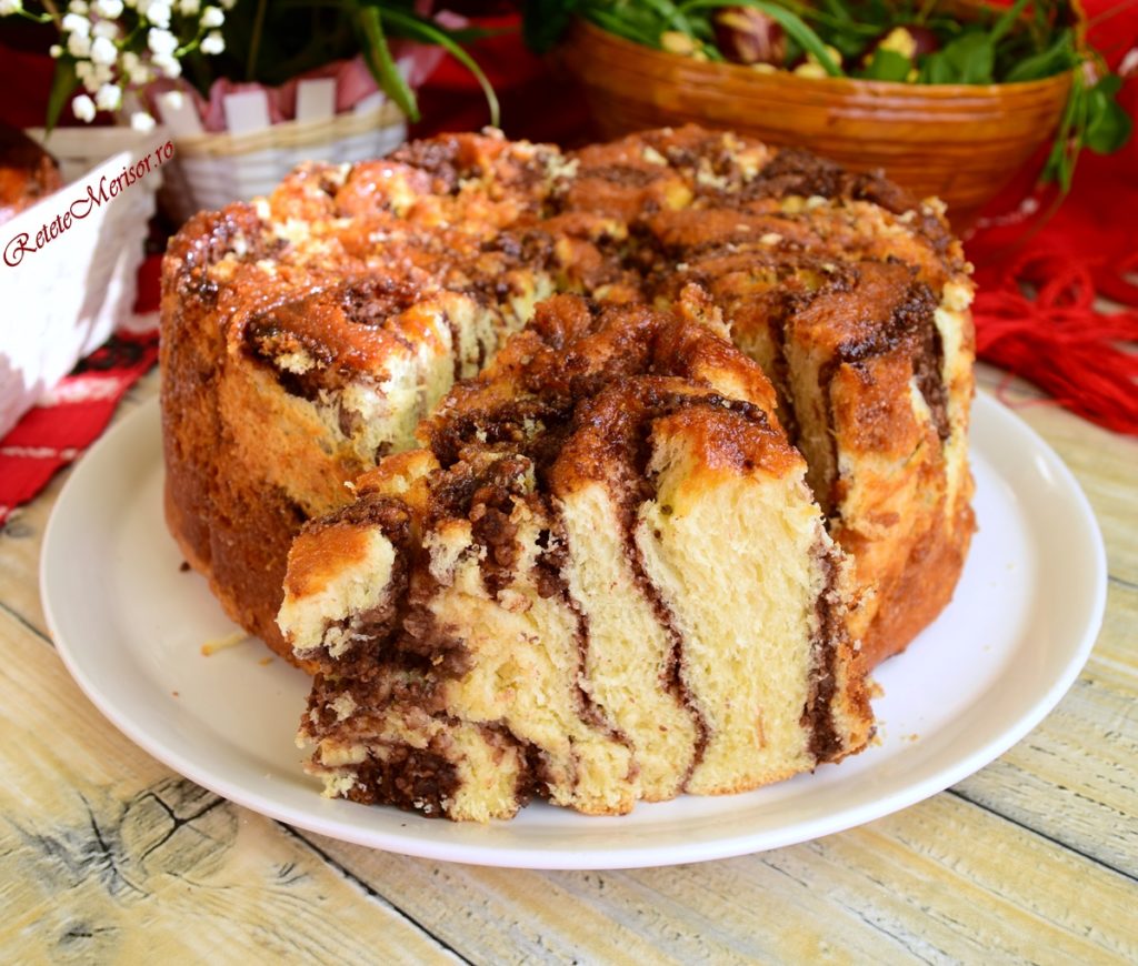 Cozonac Rosenkranz sau Cozonac cu zahăr caramelizat porționat