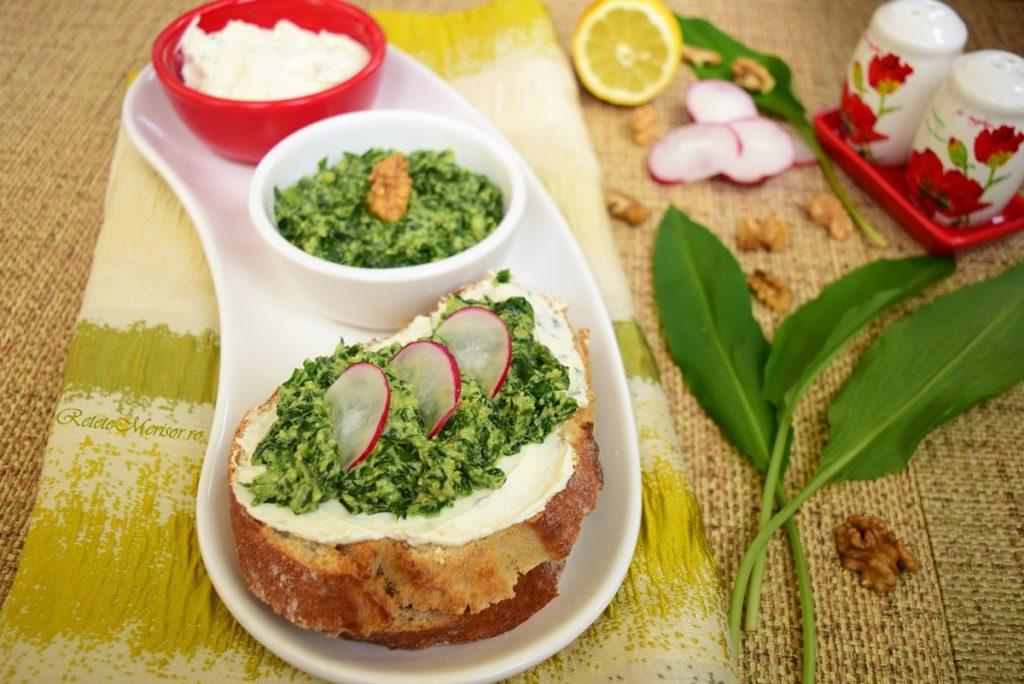 Pesto de leurdă cu nuci și ulei de in