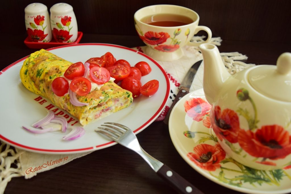 Omletă umplută cu brânză și ardei copt