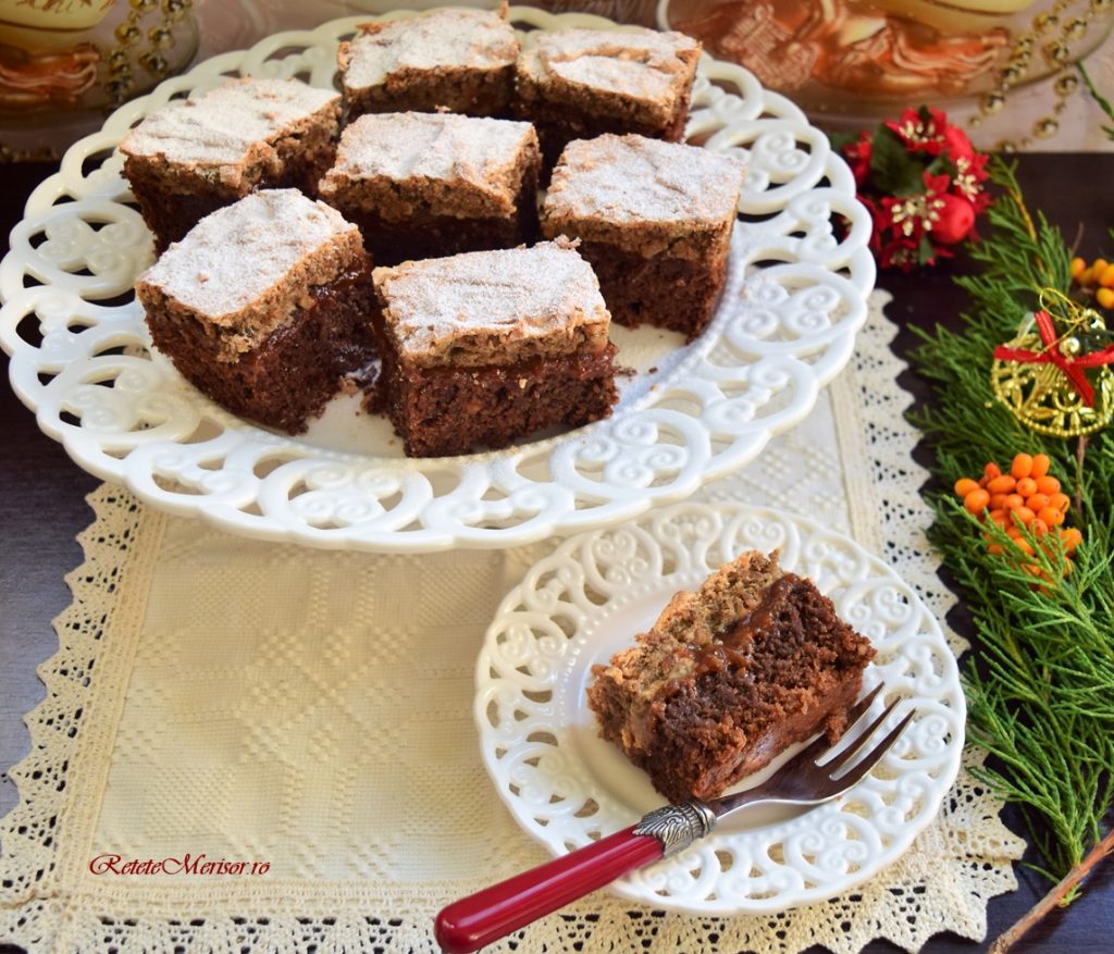 Brownie cu gem de caise și bezea cu nuci