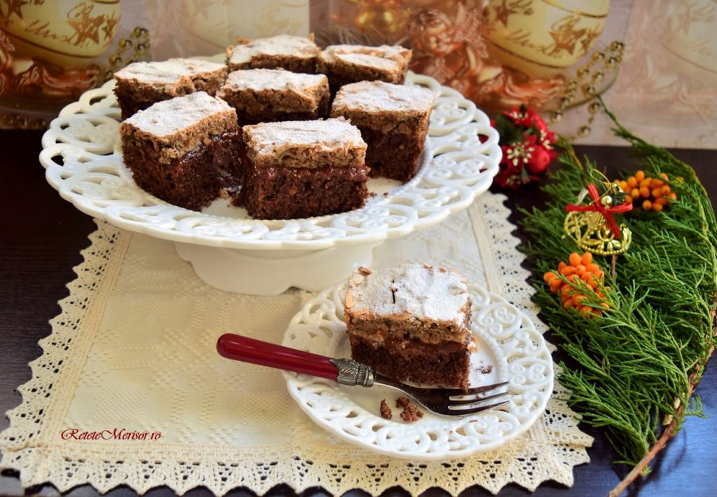 Porții de brownie cu gem de caise și bezea cu nuci