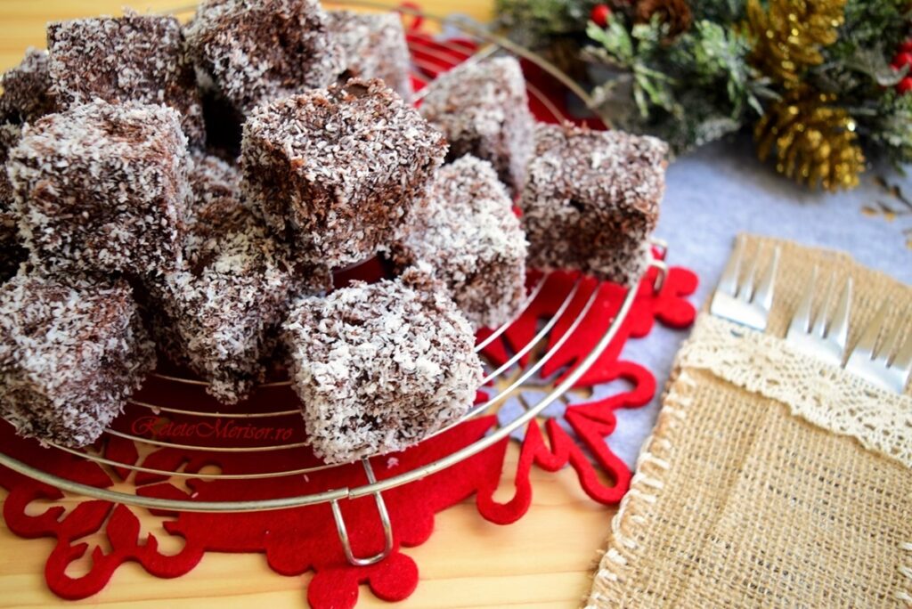 Prăjitura Tăvălita cu nucă de cocos – Lamington Prăjitura Tăvălita cu nucă de cocos – Lamington